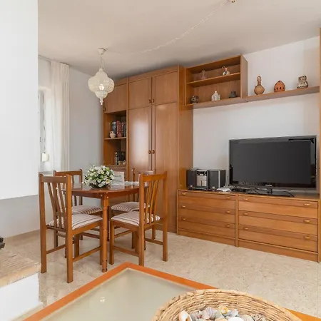 And Pool Laguna A113 Apartman *